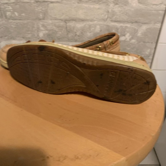 Gold and tan Sperry Top Slider size 7 - Picture 7 of 8